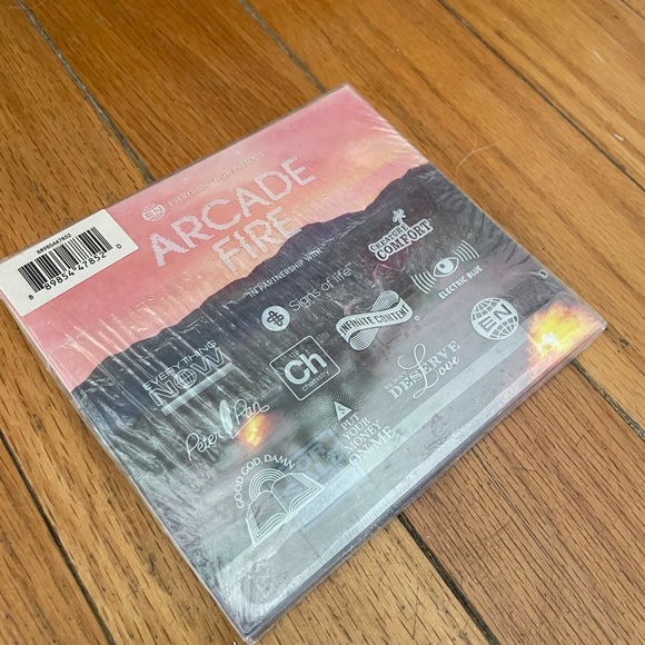 🎉 3/$10 - Arcade Fire “Everything Now” CD new in package - Picture 1 of 2